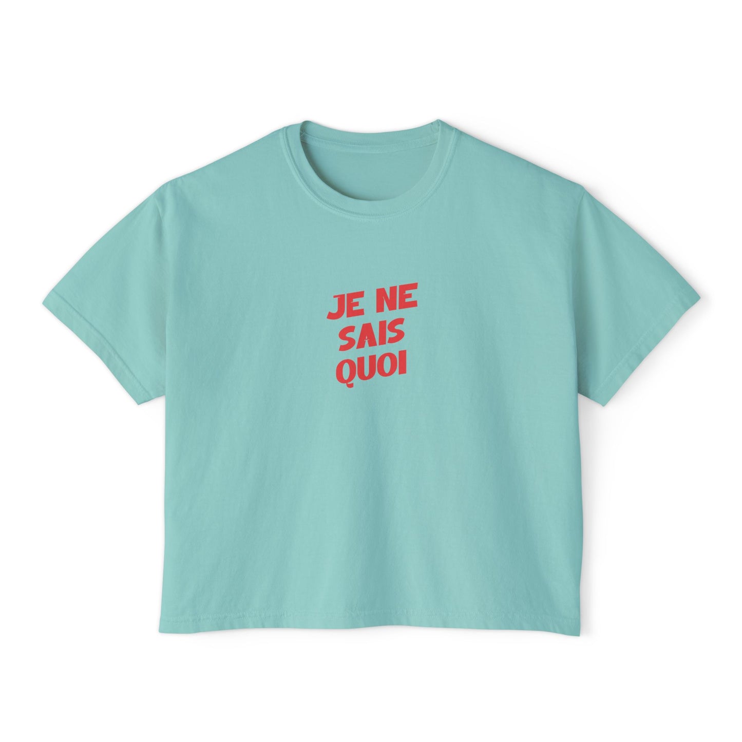 Light blue t-shirt with red text 'JE NE SAIS QUOI' on a white background